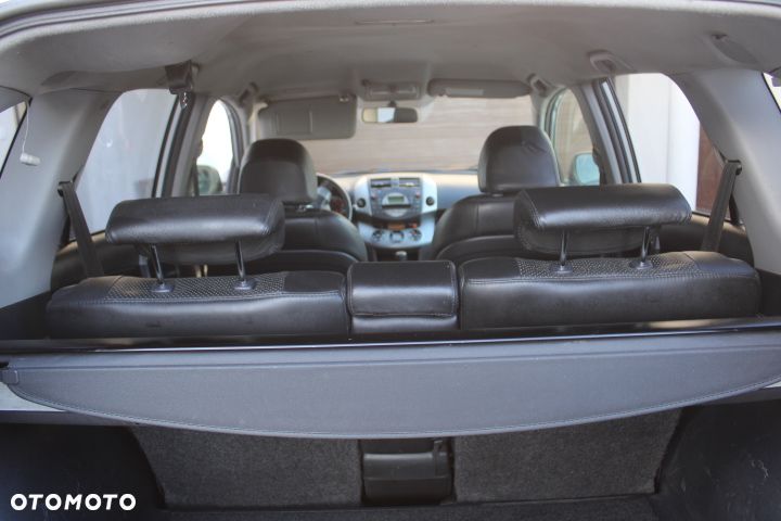 Toyota RAV4 2.2 D-4D 4x4 - 18