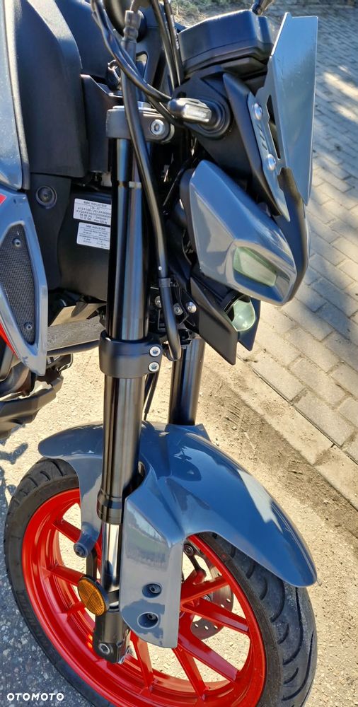 Yamaha MT - 7