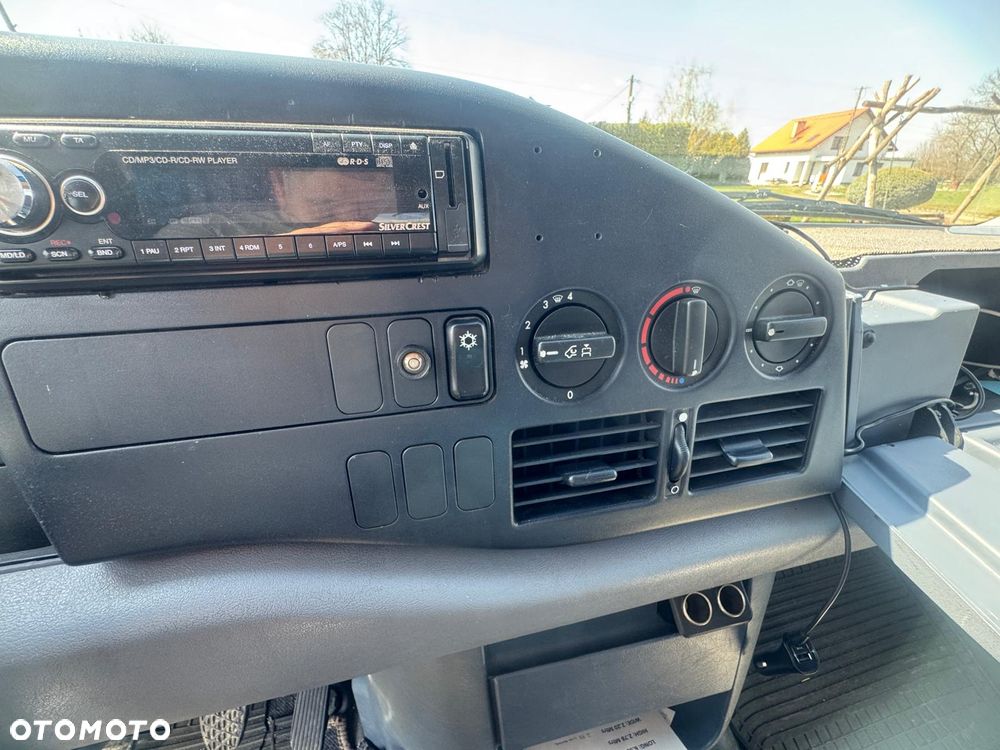 Mercedes-Benz Sprinter - 25