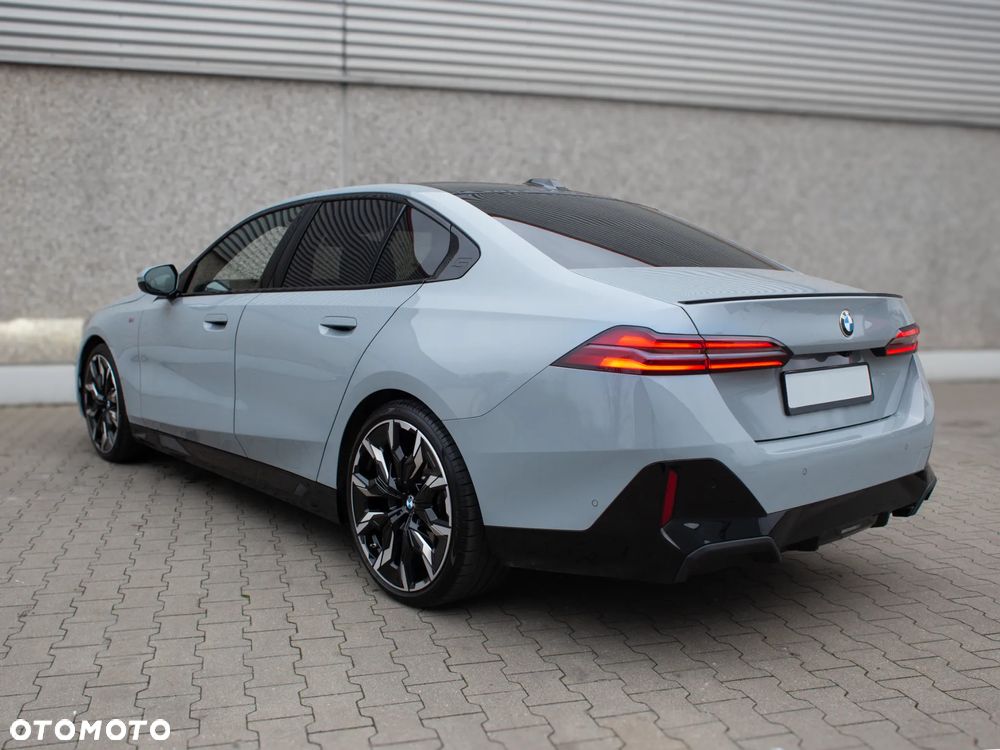 BMW Seria 5 520d xDrive mHEV M Sport - 4