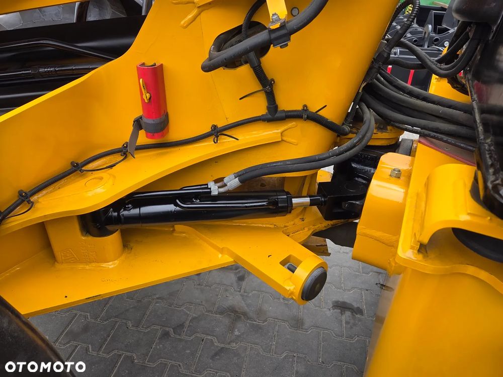 JCB TM 320 S  542. 70 MANITOU - 31