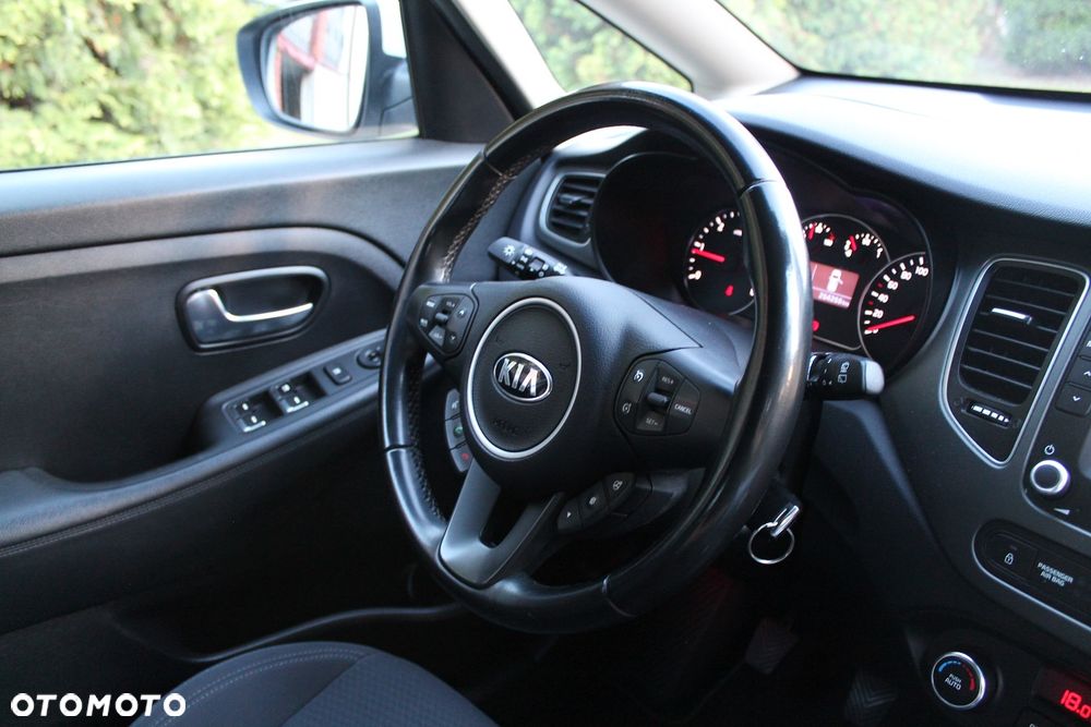 Kia Carens 1.7 CRDi M 7os EU6 - 20