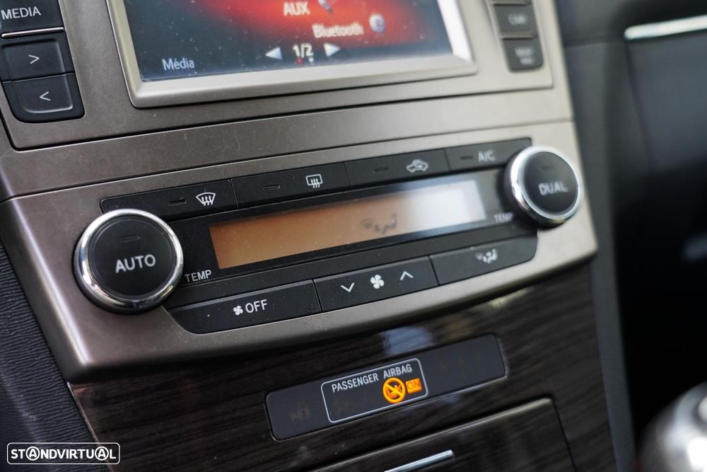 Toyota Avensis SW 2.0 D-4D Exclusive - 11