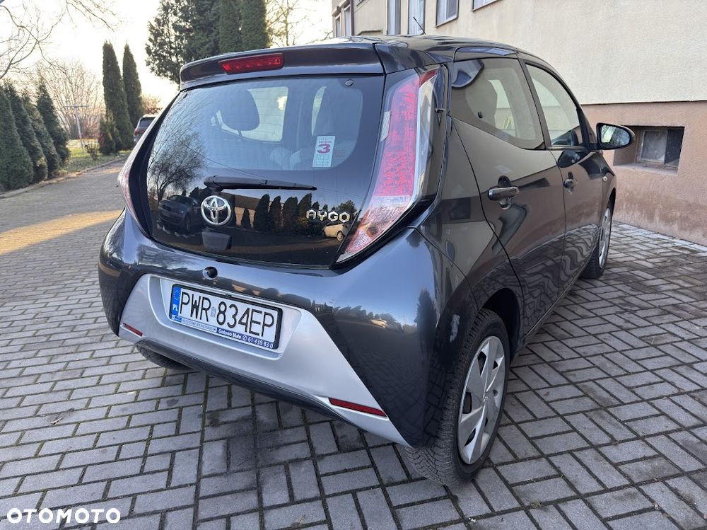 Toyota Aygo x-play Eco - 24