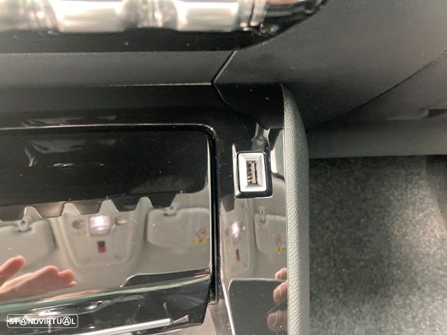 Peugeot e-2008 50 kWh Allure Pack - 27