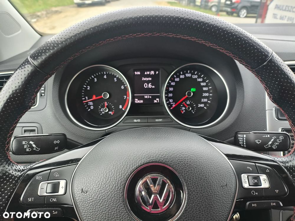 Volkswagen Polo 1.2 TSI DSG Cross Urban White - 11