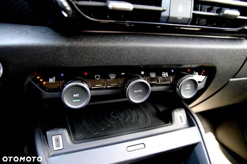 Citroën C4X 1.2 PureTech Max S&S EAT8 - 24