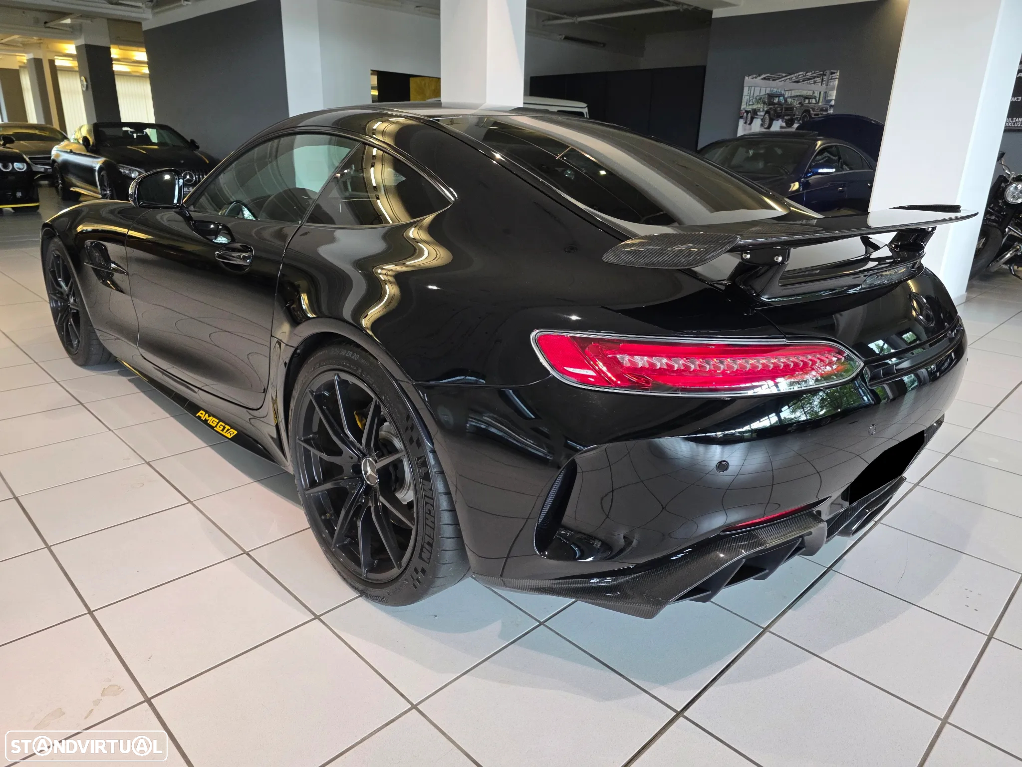 Mercedes-Benz AMG GT R - 14