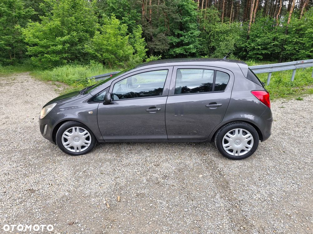 Opel Corsa 1.4 16V Cosmo - 11