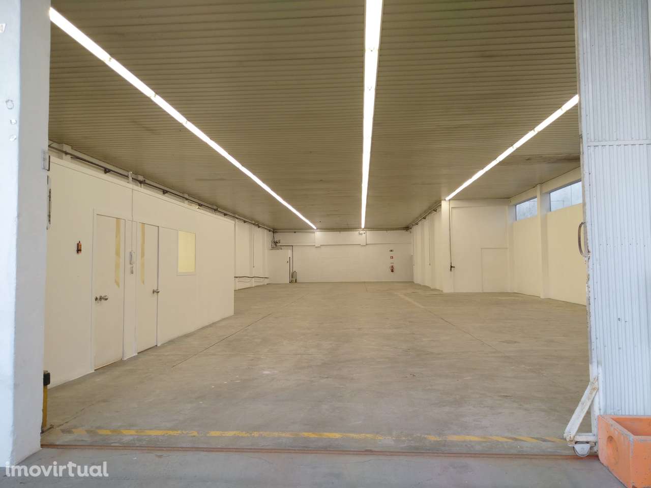 Armazém no centro de Guimarães - Grande imagem: 2/21