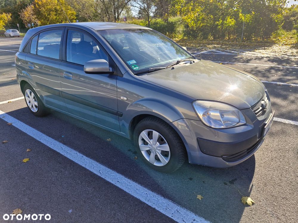 Kia Rio - 19