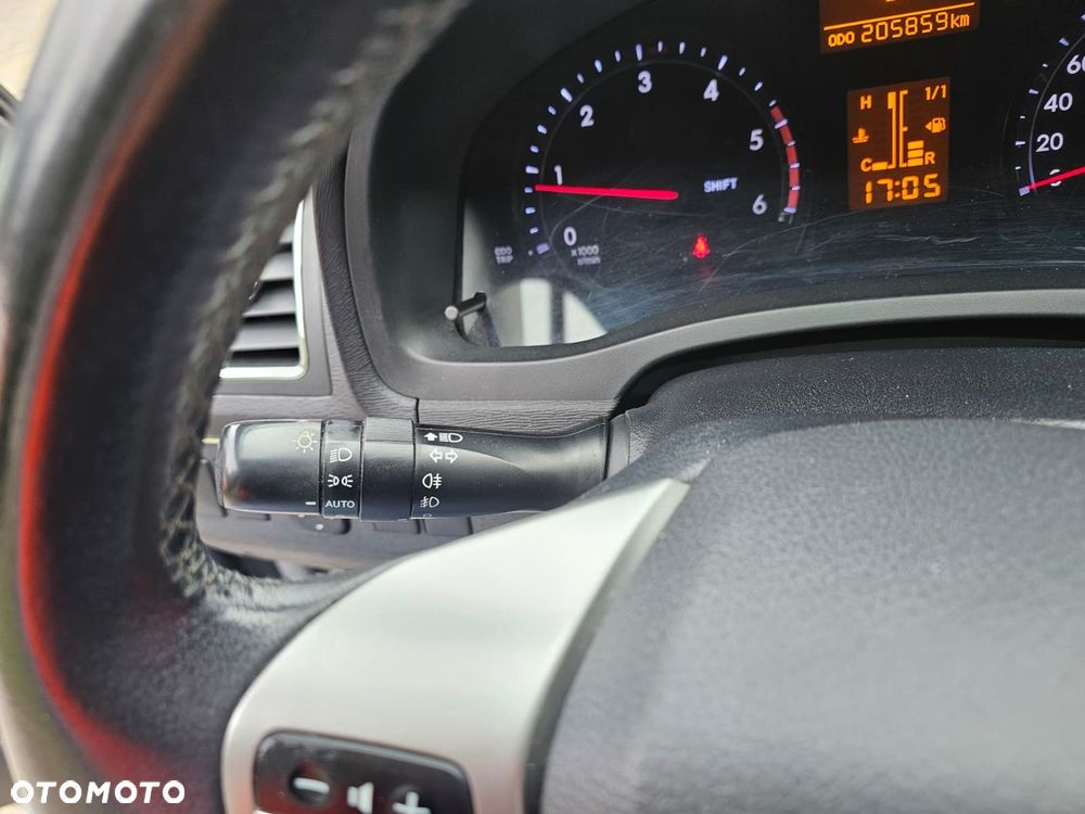 Toyota Avensis 2.0 D-4D Sol - 19