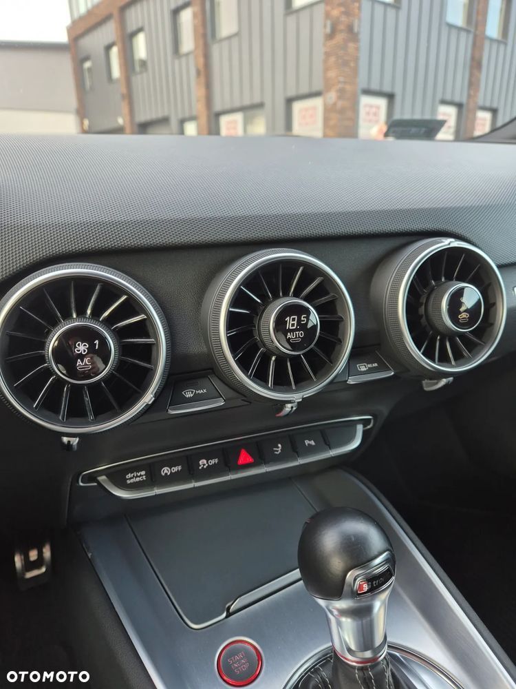 Audi TT S Coupé - 17