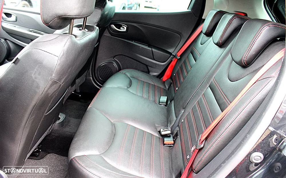 Renault Clio TCe 220 EDC R.S. Trophy - 16