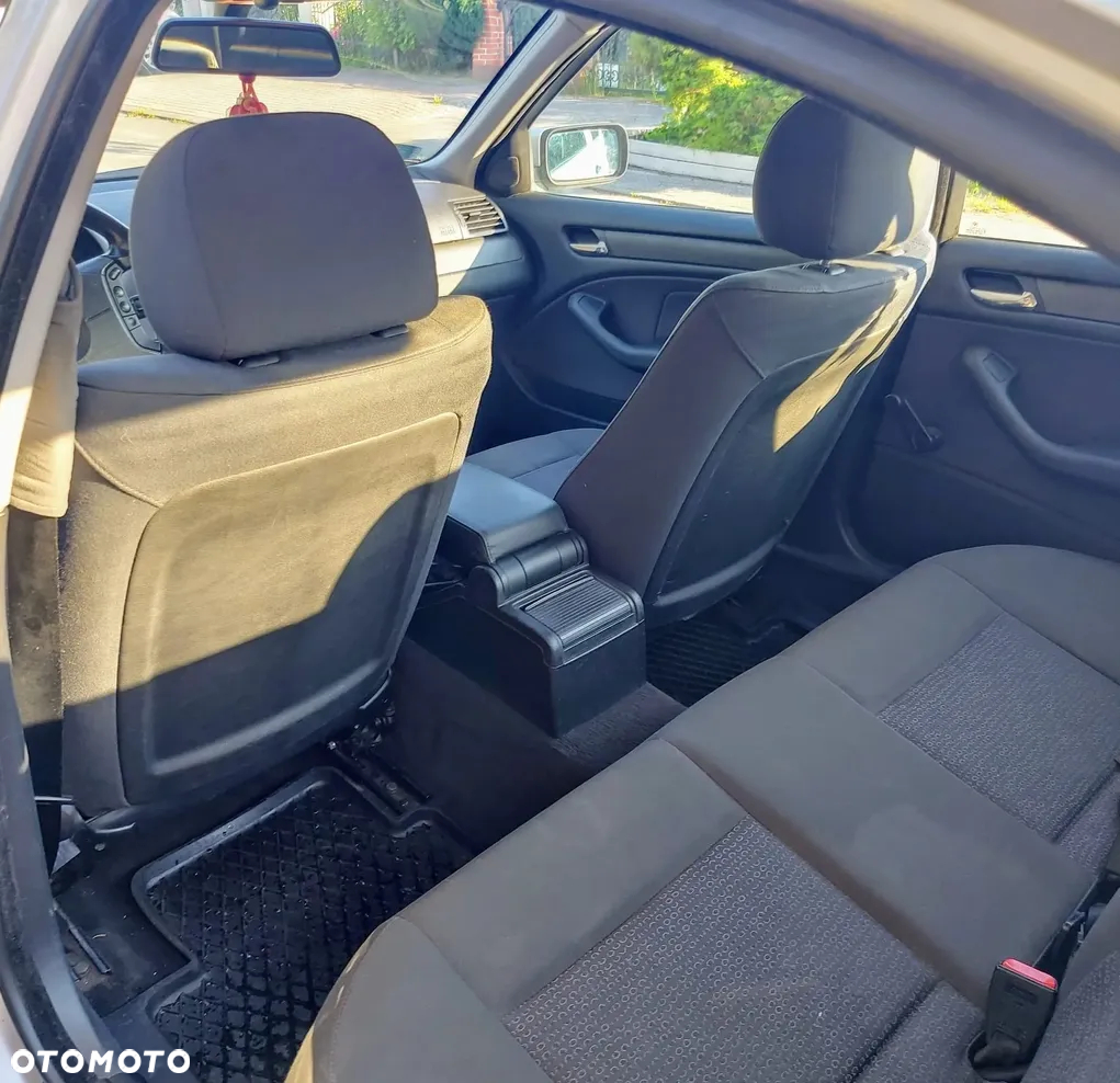 BMW Seria 3 318d - 2