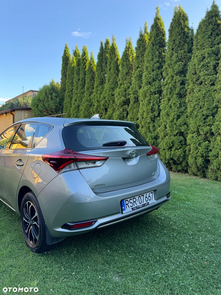Toyota Auris 1.6 Premium Comfort - 11