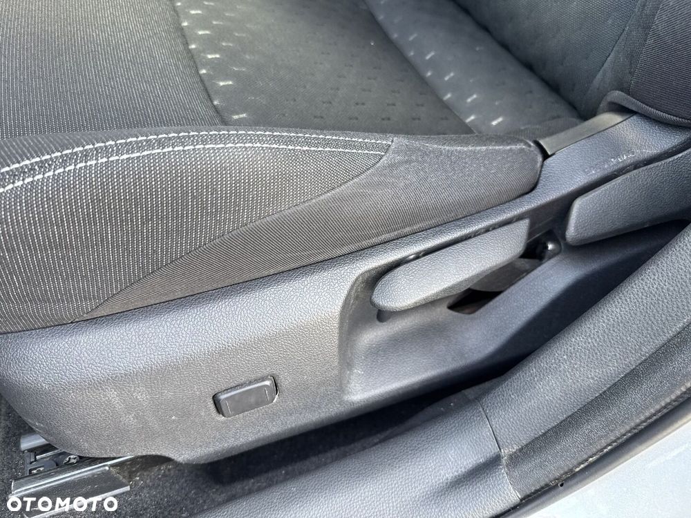 Toyota Corolla 2.0 Hybrid Comfort - 27