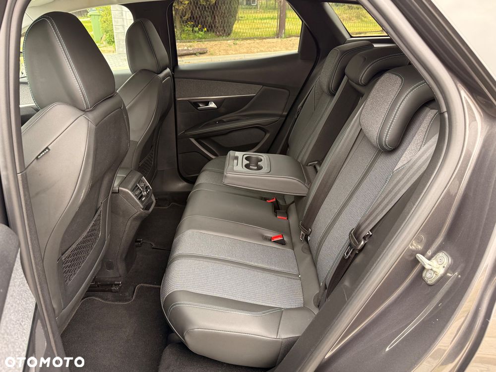Peugeot 3008 1.5 BlueHDi Allure S&S - 28
