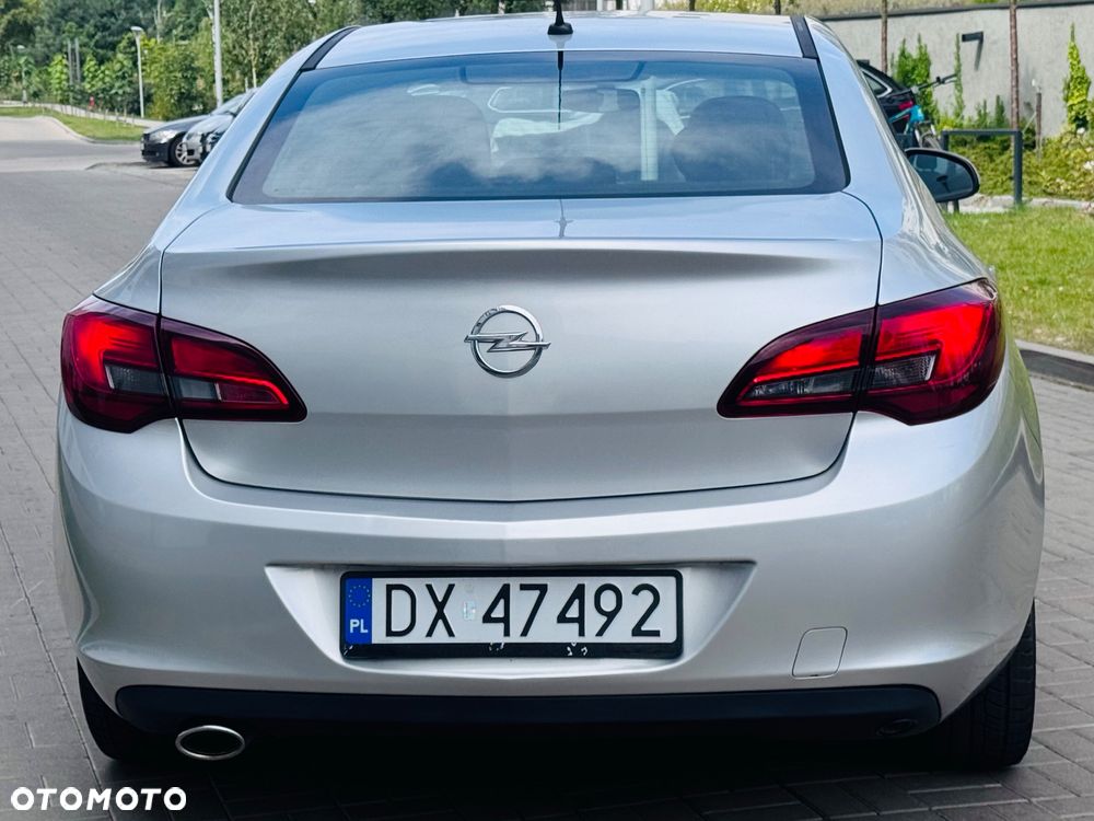 Opel Astra IV 1.4 T Business S&S - 11