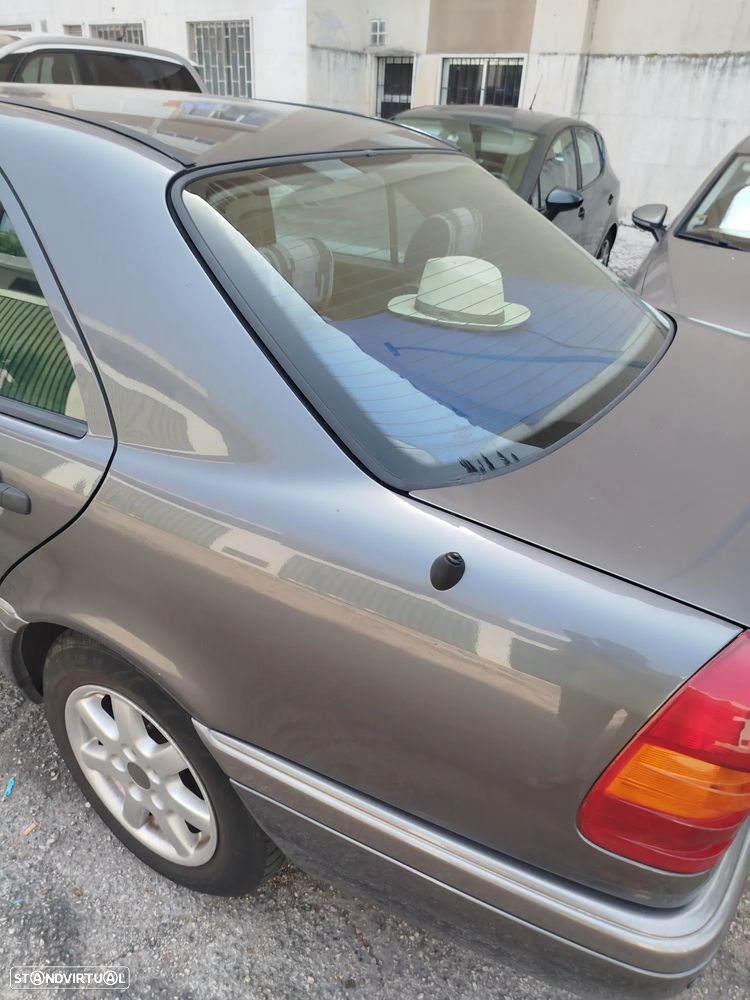 Mercedes-Benz C 220 D Elegance - 6