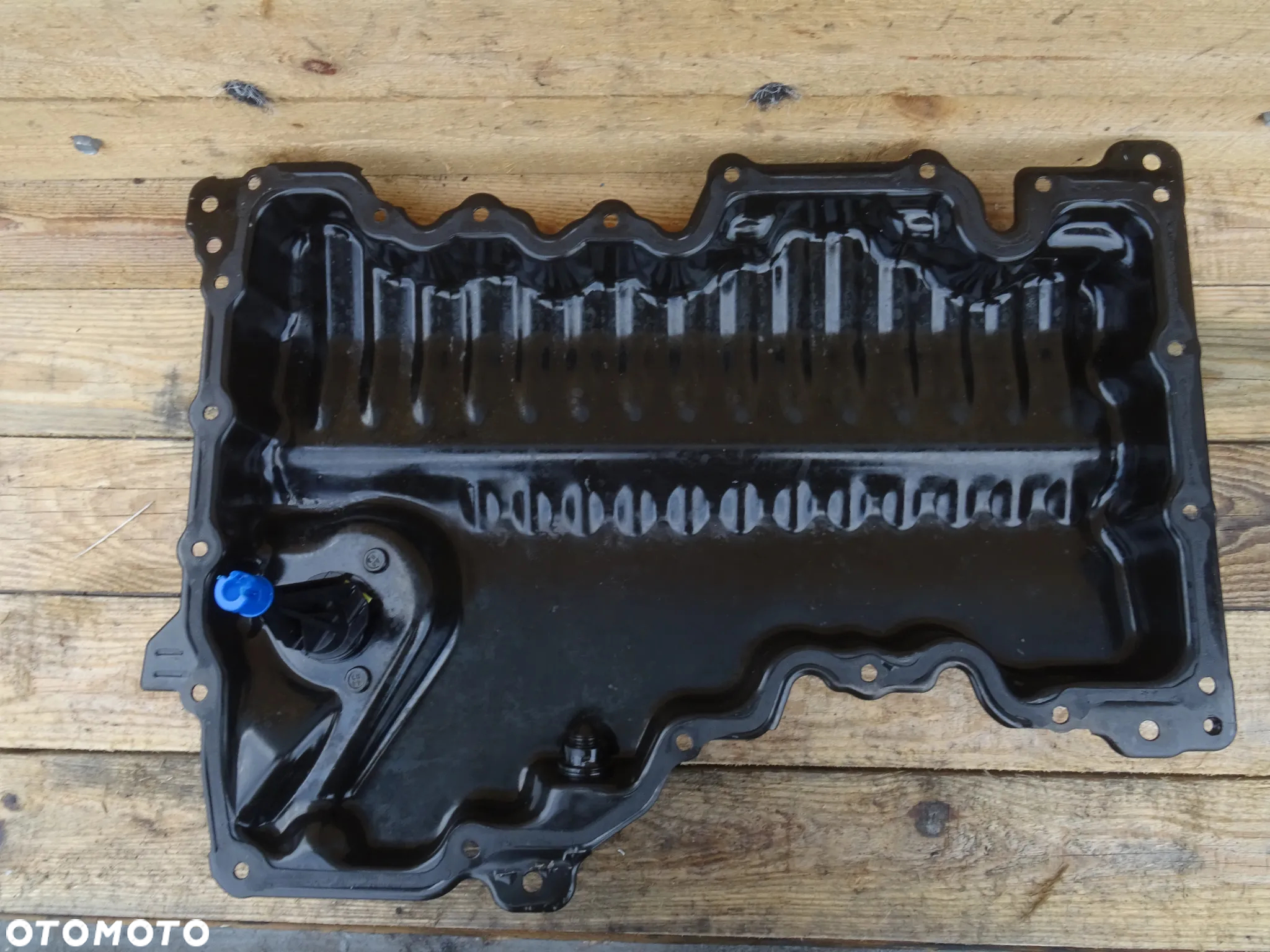 MISKA OLEJOWA AUDI 2.0 TDI 04L103602A 06E907660C - 7