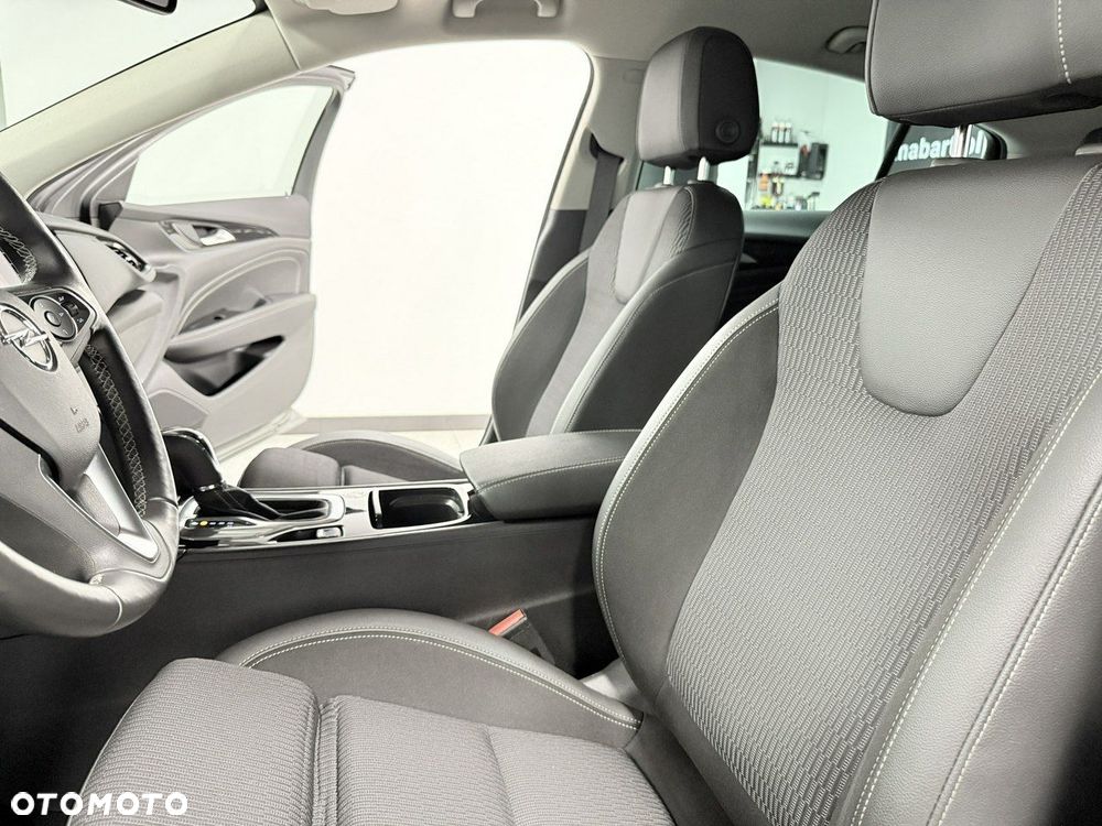 Opel Insignia - 36