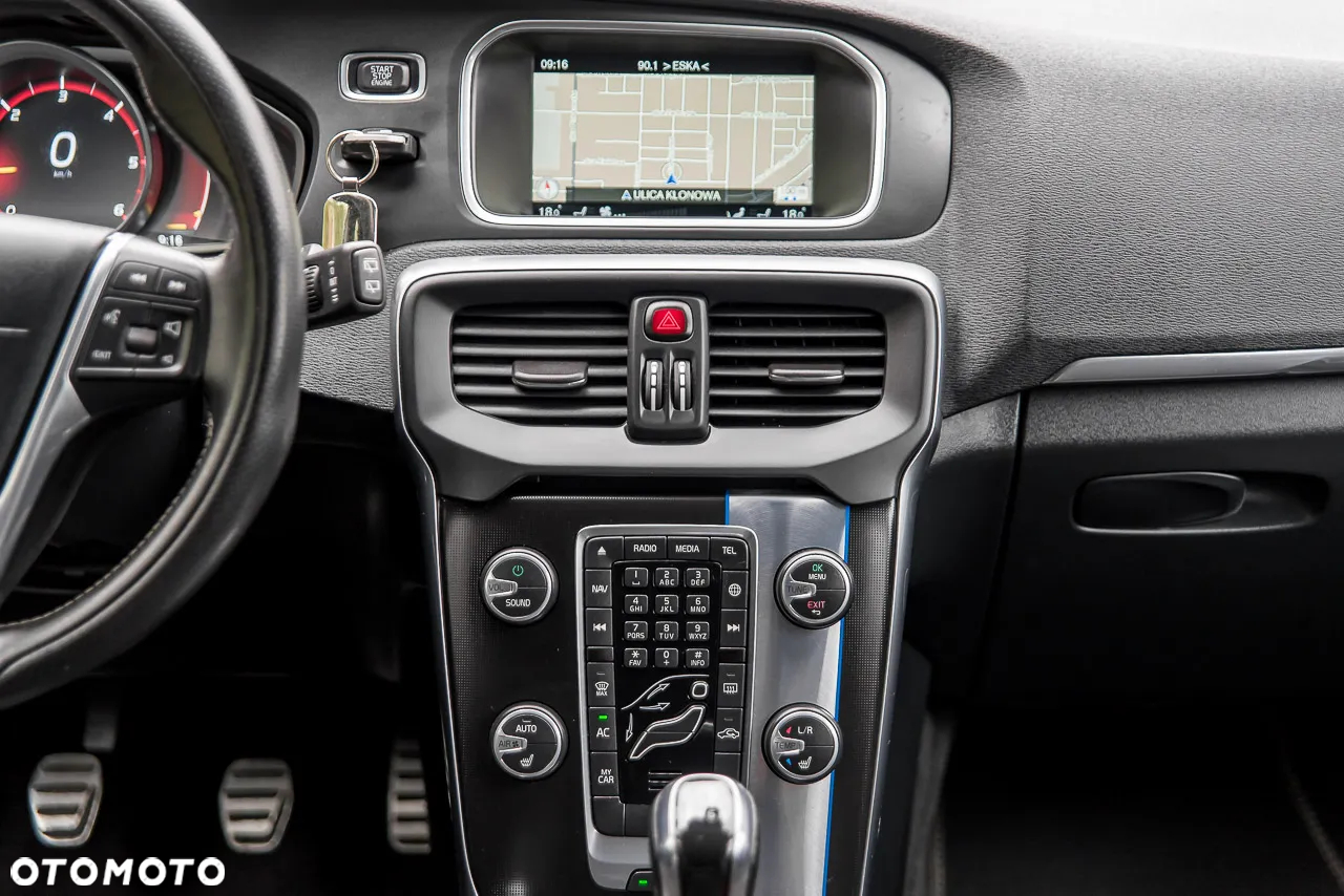 Volvo V40 - 16