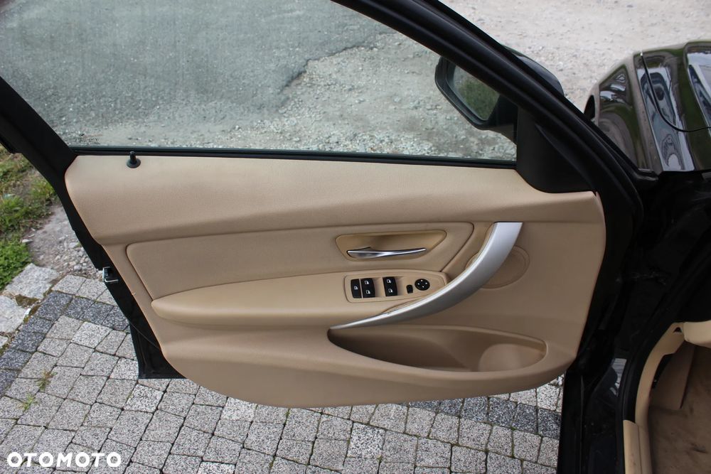 BMW Seria 3 - 16