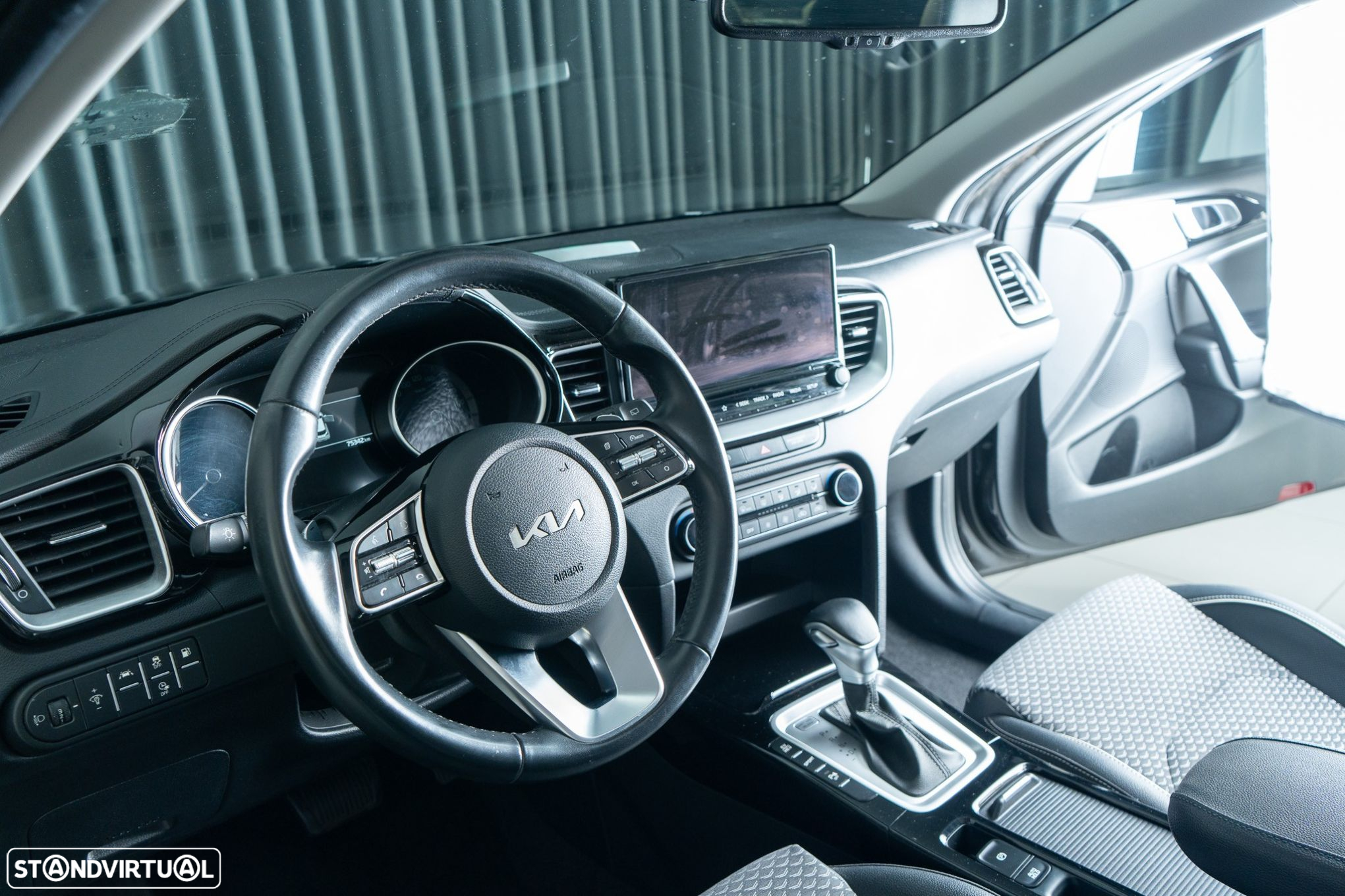 Kia XCeed - 24
