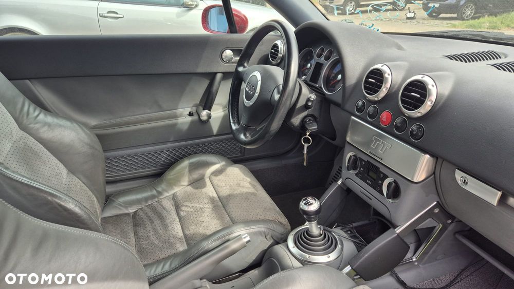 Audi TT Coupé 1.8T Quattro - 16