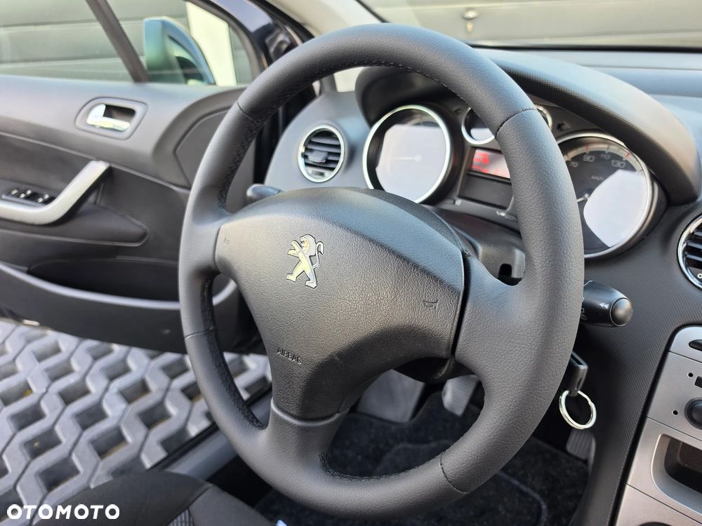 Peugeot 308 100 VTi Urban Move First Edition - 15