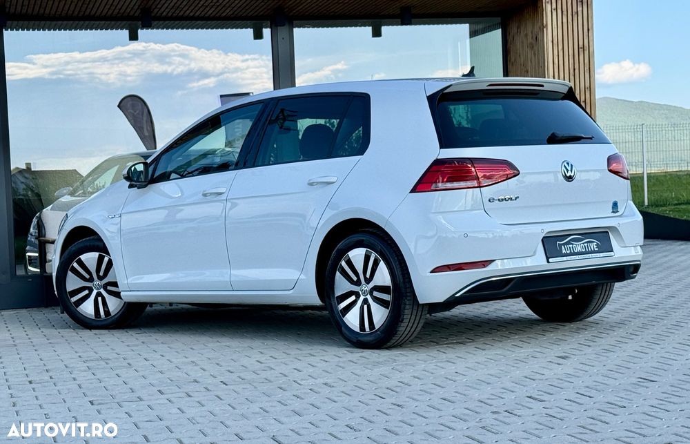 Volkswagen e-Golf - 16