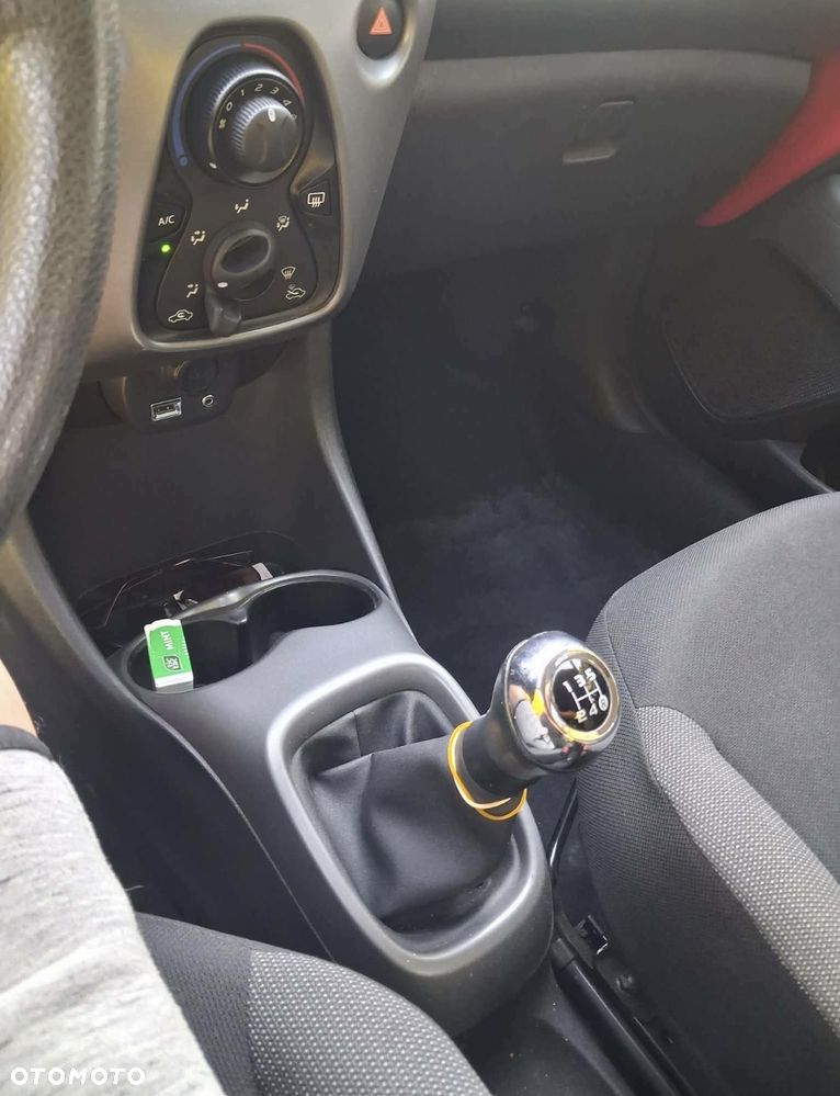 Toyota Aygo x-play - 9