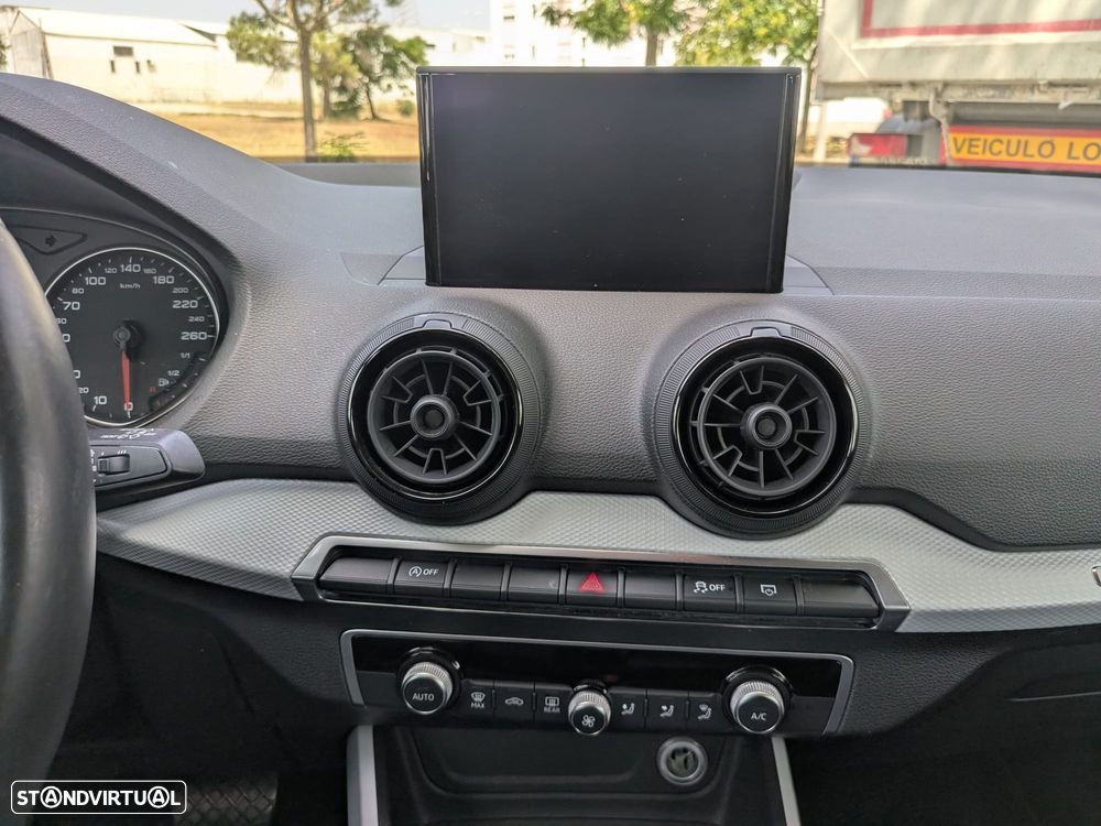 Audi Q2 2.0 TDI Design S tronic quattro - 13