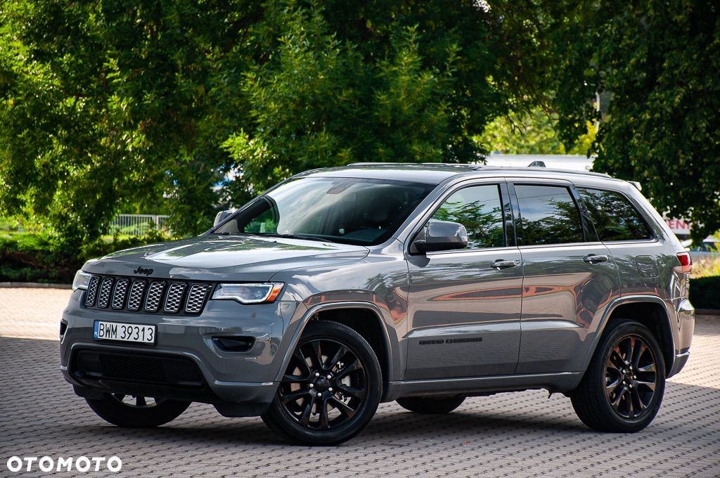 Jeep Grand Cherokee - 1
