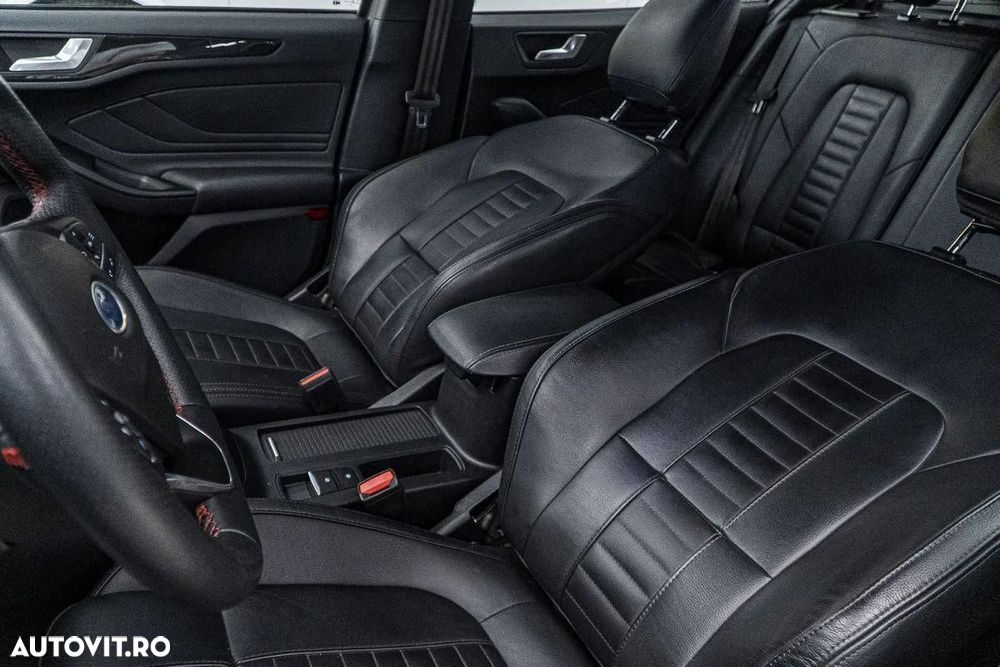 Ford Focus 1.0 EcoBoost 6MT MHEV ST-Line X - 15