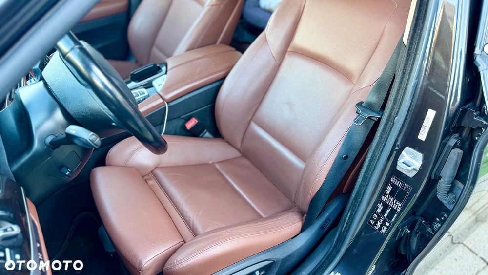 BMW Seria 5 530d xDrive - 12