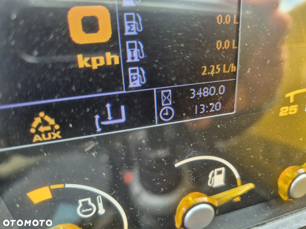 JCB 525-60 HiViz - 8