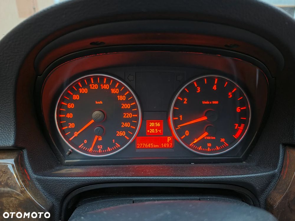 BMW Seria 3 325i - 16