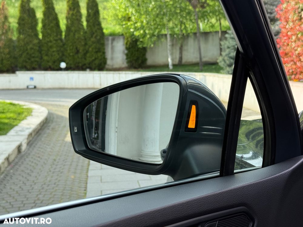 Volkswagen Tiguan 2.0 TDI SCR 4MOTION DSG R-Line - 29