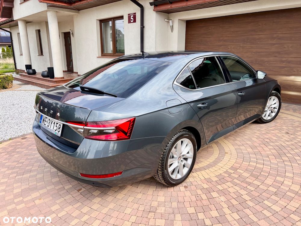 Skoda Superb ver-2-0-tdi-scr-ambition-dsg - 35