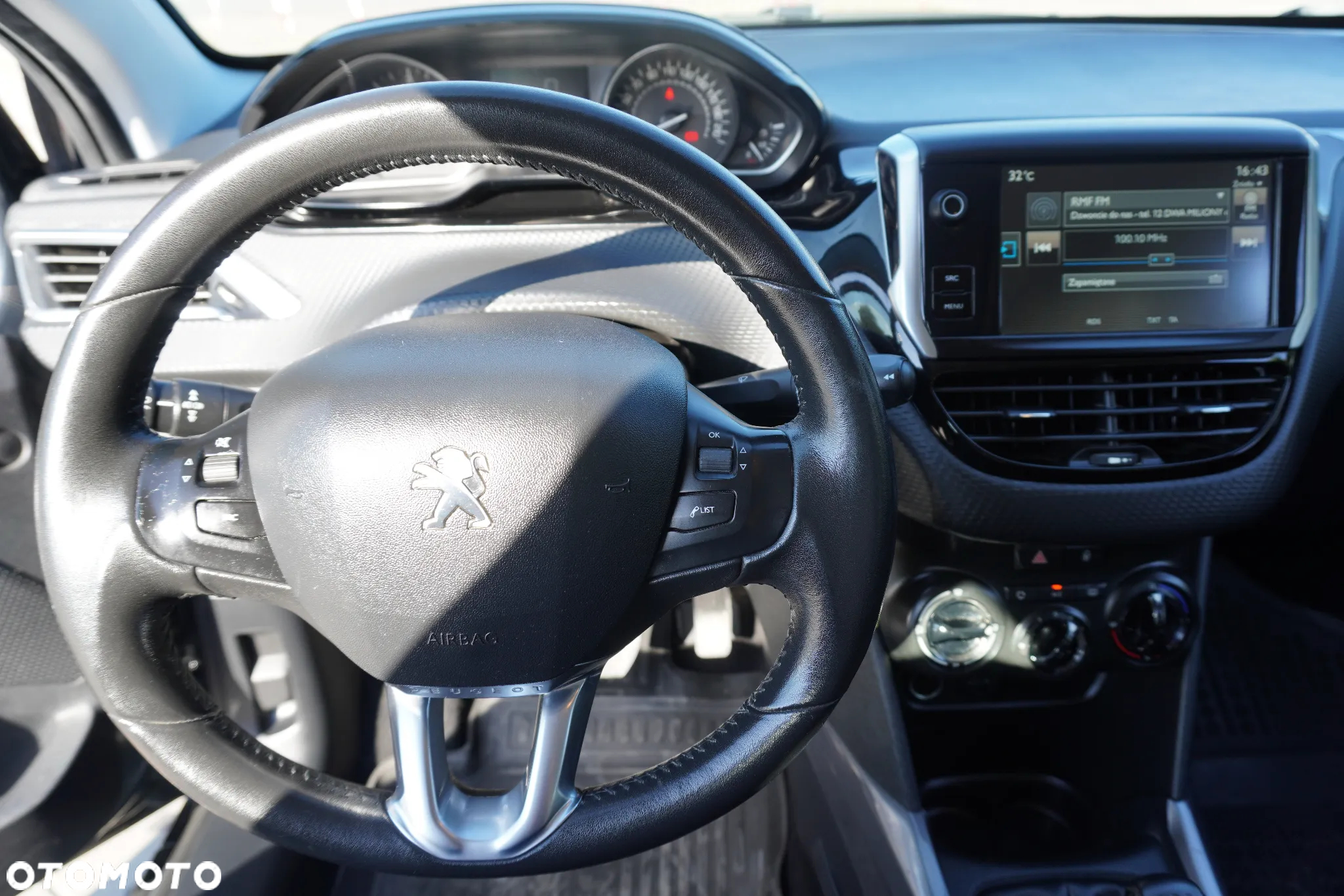 Peugeot 2008 1.6 BlueHDi Allure - 8