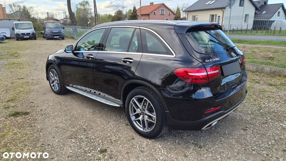 Mercedes-Benz GLC 250 4Matic 9G-TRONIC AMG Line - 9
