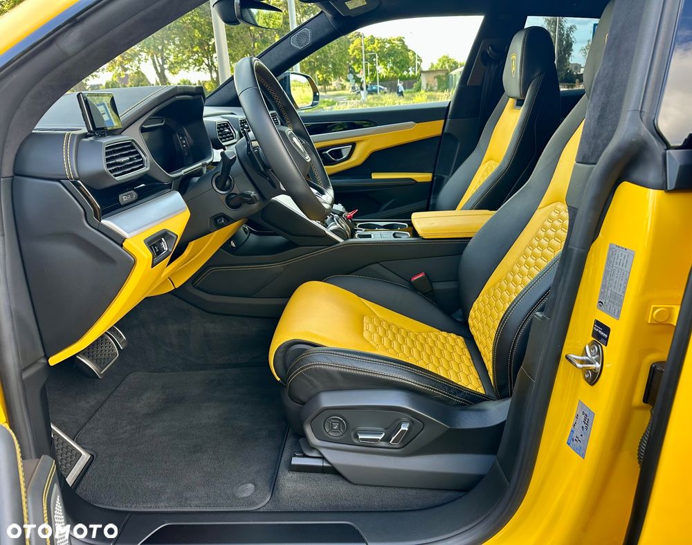 Lamborghini Urus - 15