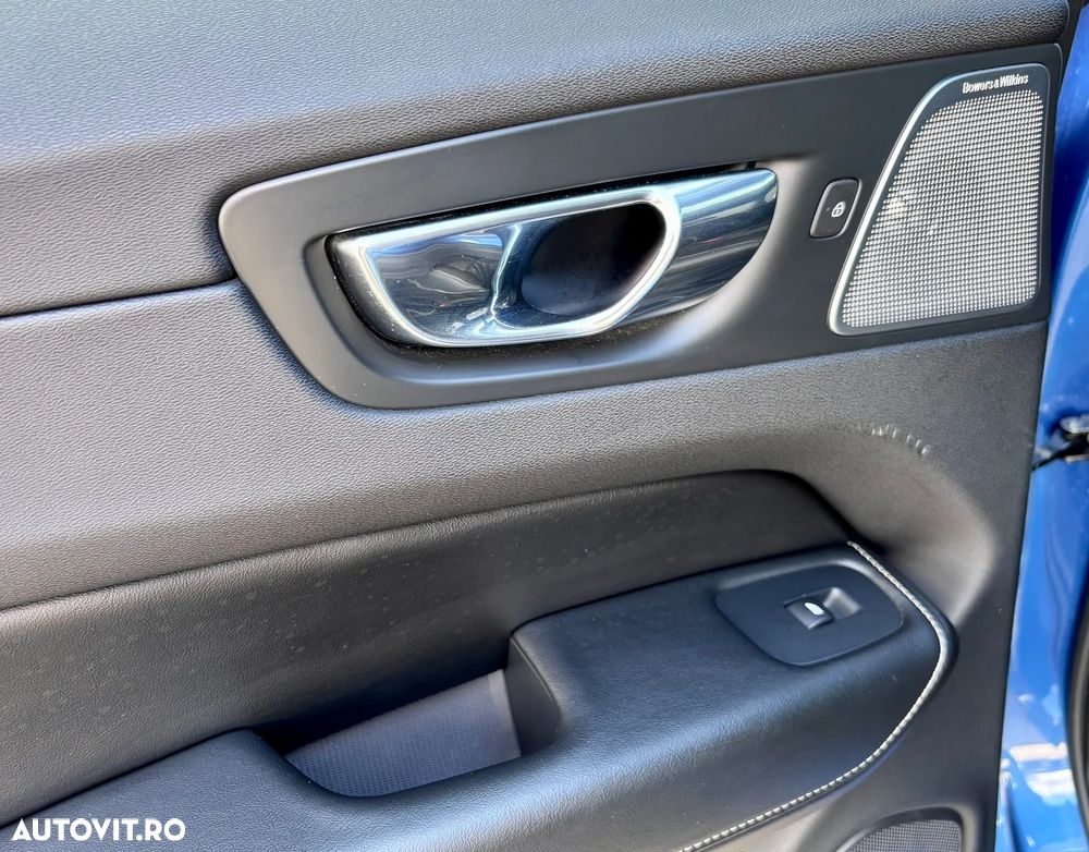 Volvo XC 60 D5 AWD Geartronic RDesign - 28