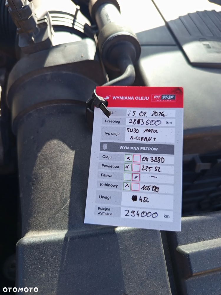 Volkswagen Passat 2.0 TDI Trendline - 13