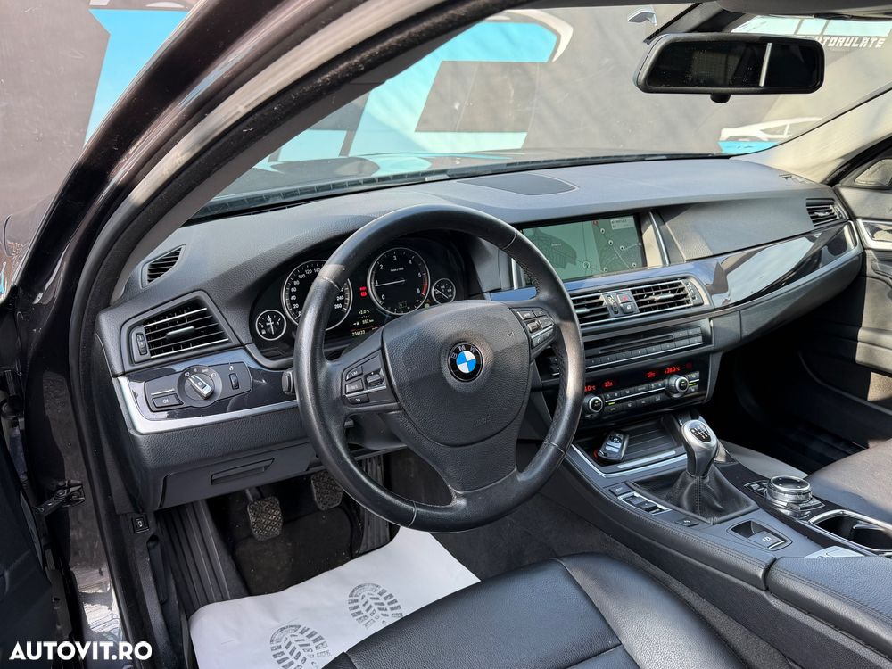 BMW Seria 5 525d Luxury Line - 12