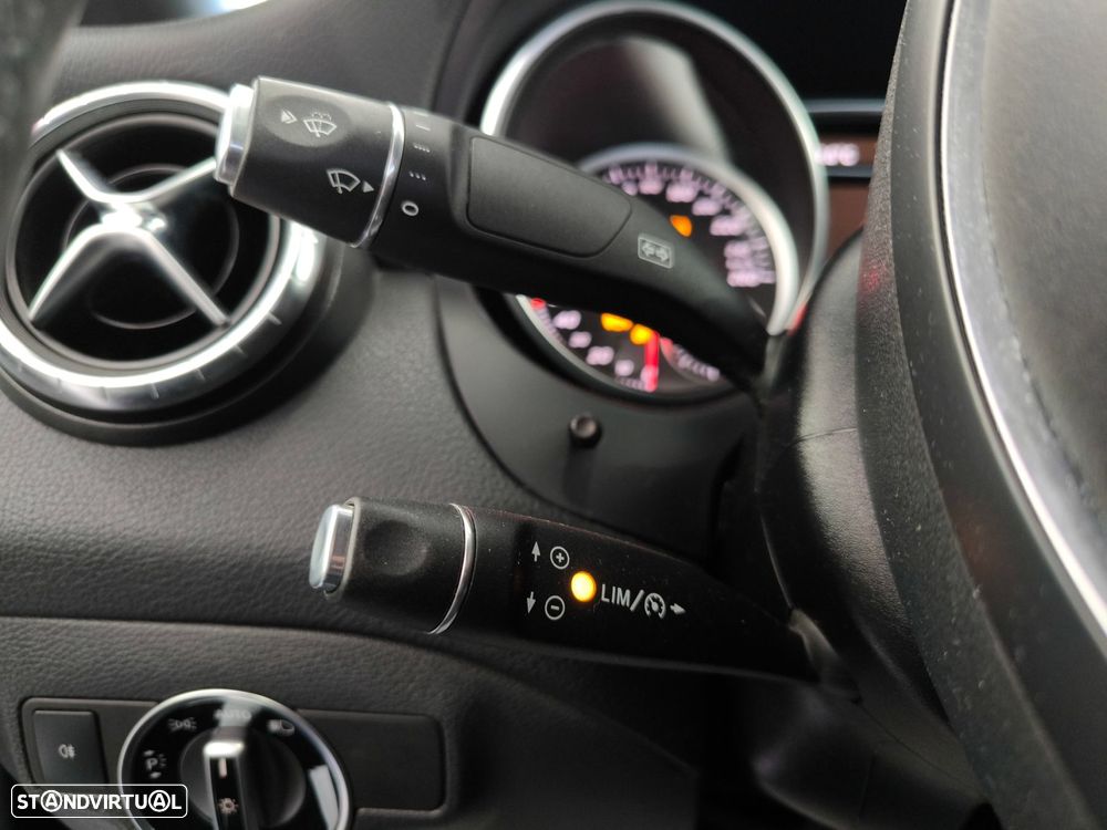 Mercedes-Benz CLA 180 d Urban - 19