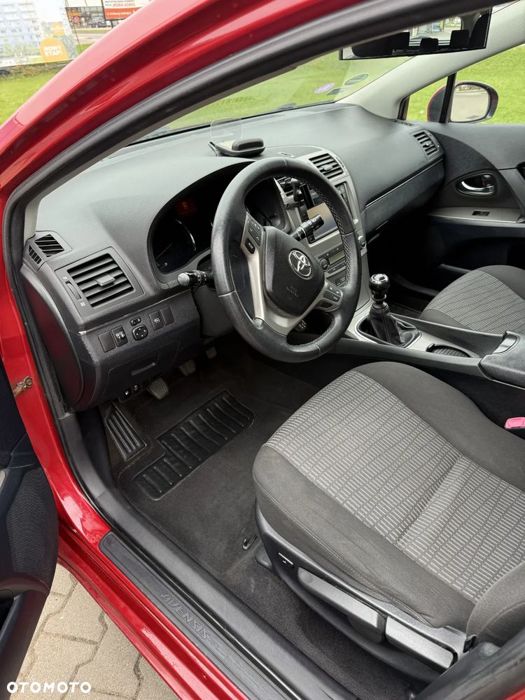 Toyota Avensis 1.8 Sol - 6