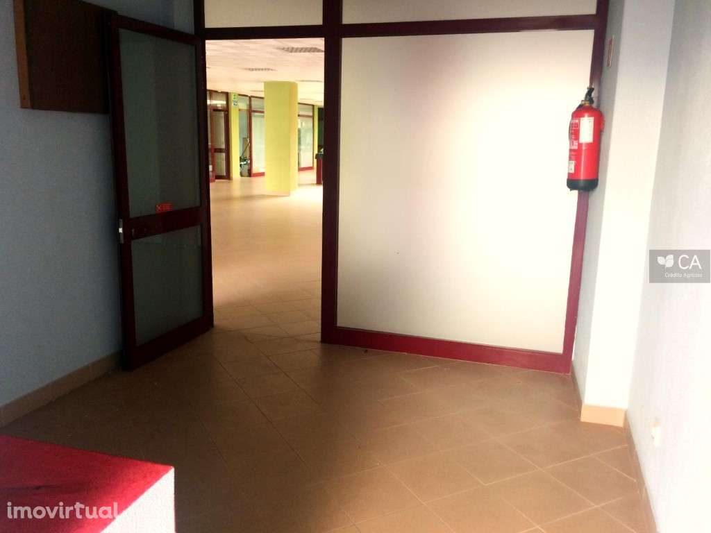 Loja para venda com 14,40 m² situada em espaço comercial de Santiag... - Grande imagem: 5/13